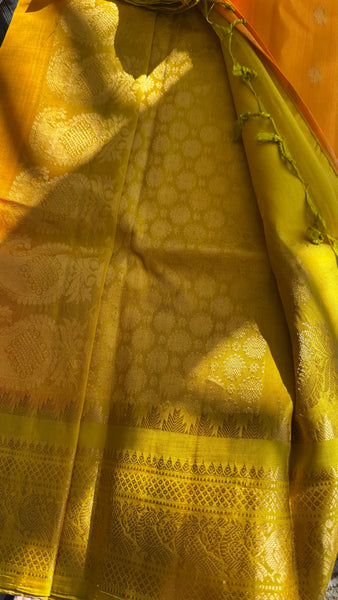 Iridescent Orange and Yellowish Lime Pure Silk Handloom Gadwal Saree