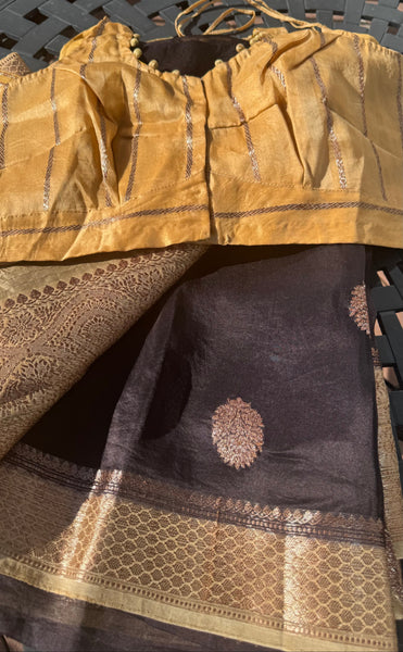 Midnight Magic: Handwoven Black Kora Silk Banarasi Saree