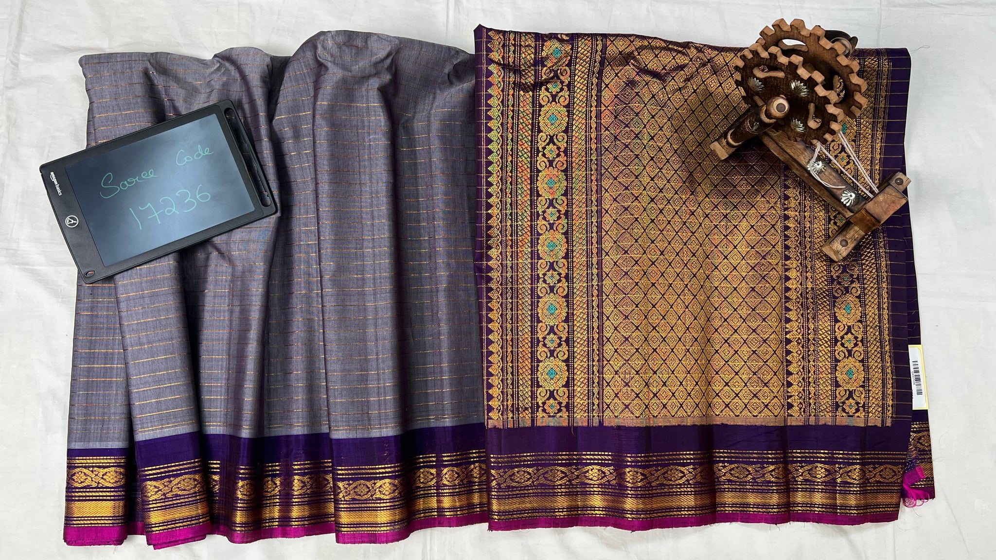 Grey Sico Handloom Gadwal with contrast border and Pallu