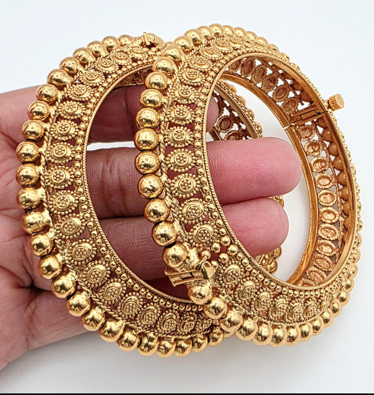 Pair Gold Kada Bangles
