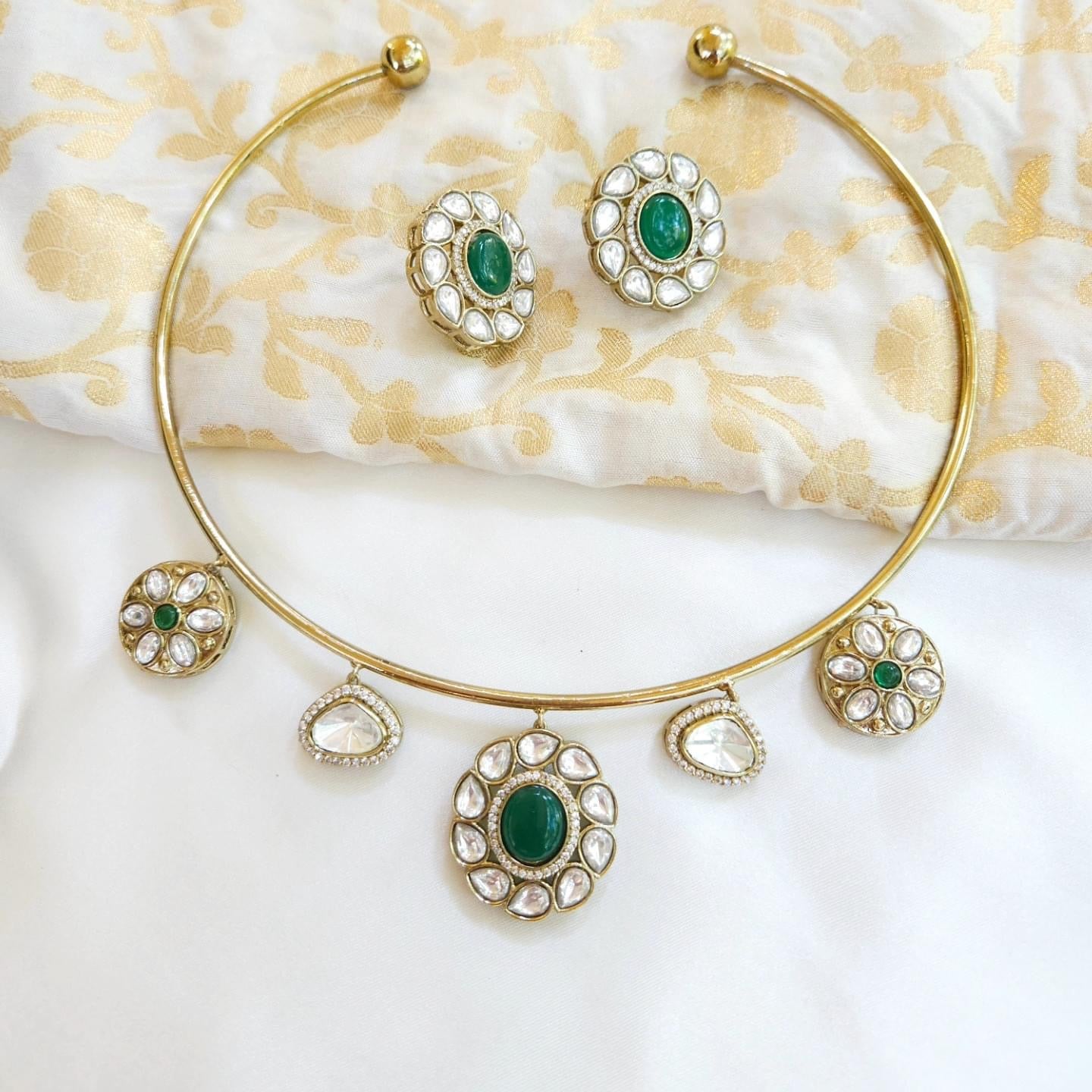 Green Kundan Gold Hasli Necklace Set
