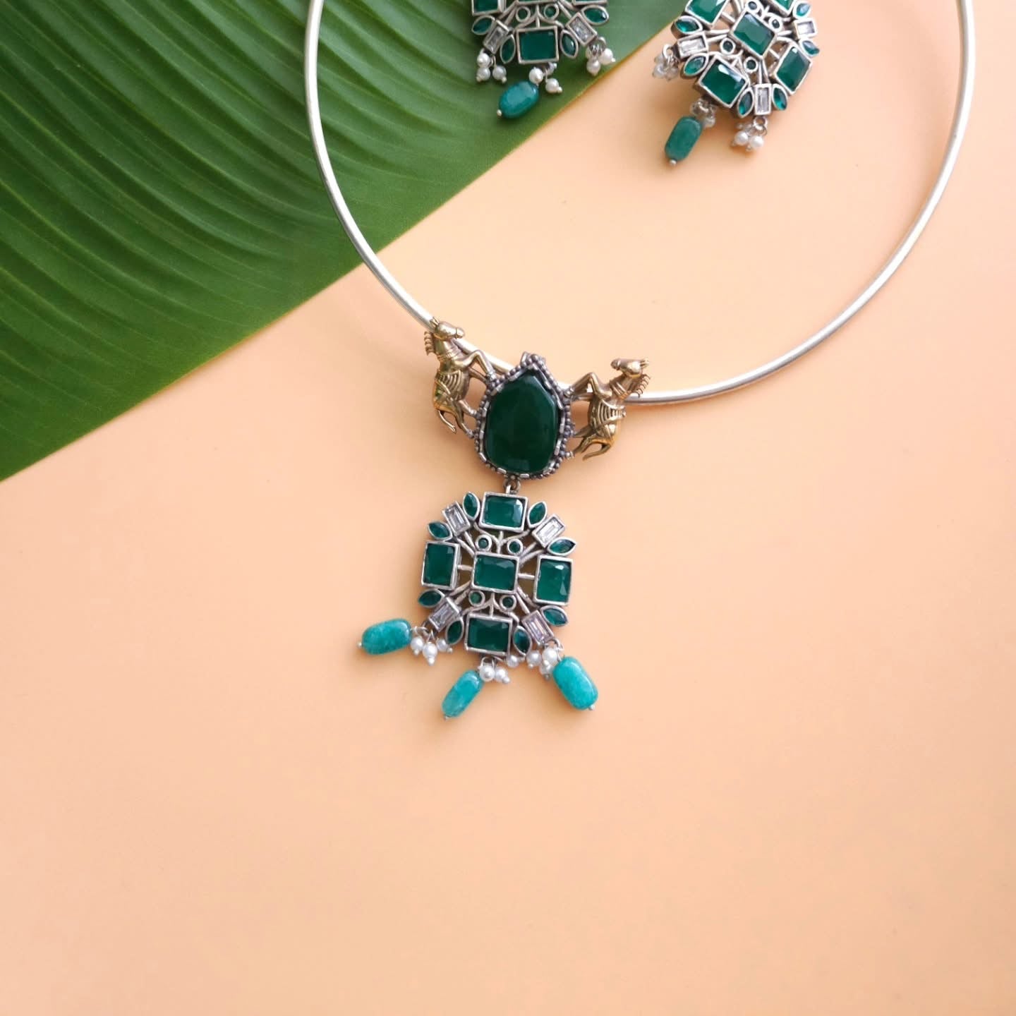 Green Navratan Silver 2 Tone Fusion Hasli Necklace Set