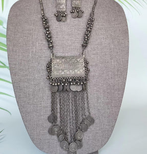 Black metal chain with locket deals