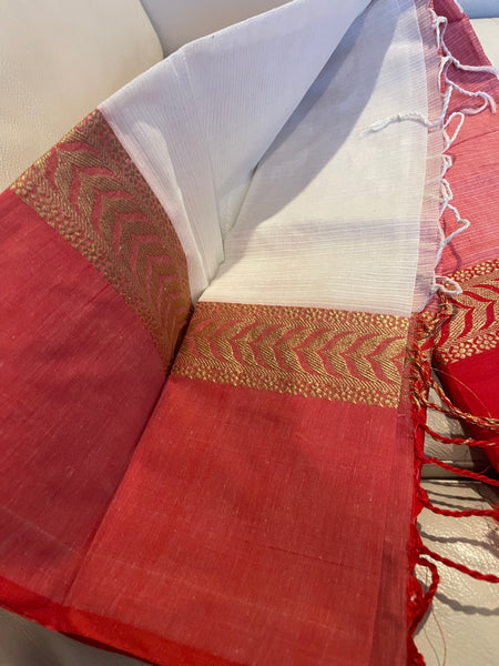 Agamoni Durga Puja Collection Red & White Dhanershis Saree