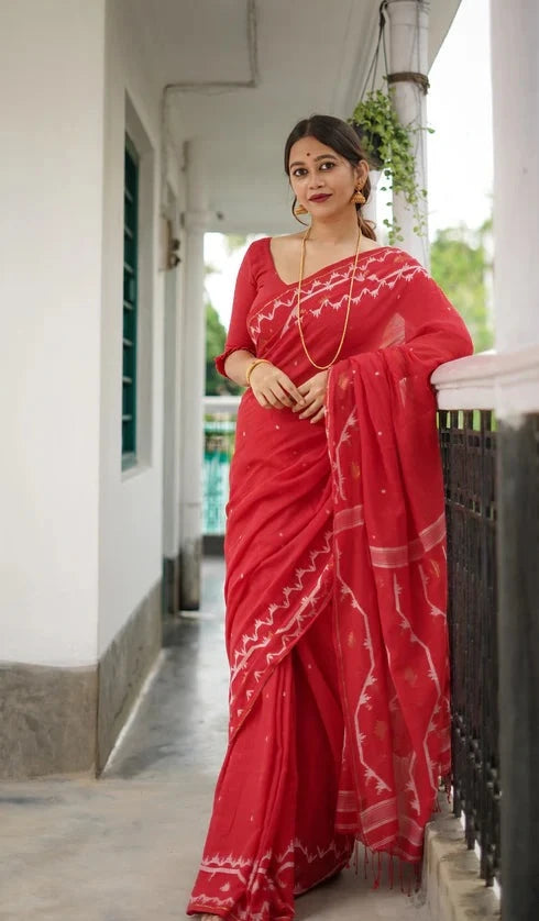 Nayanthara Soft Handloom-woven Handspun Cotton Saree