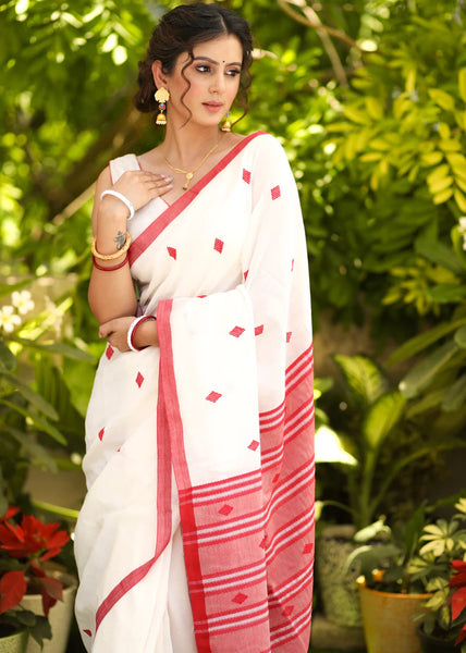 WHITE BENGAL HANDLOOM SAREE WITH RED BORDER