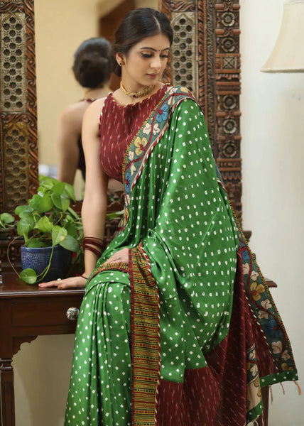 GREEN GAJJI SILK BANDHEJ SAREE WITH KALAMKARI HAND PAINTED PALLU & LINE BORDER