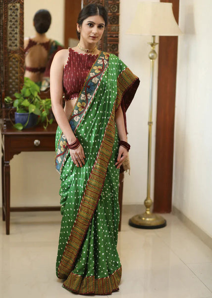 GREEN GAJJI SILK BANDHEJ SAREE WITH KALAMKARI HAND PAINTED PALLU & LINE BORDER