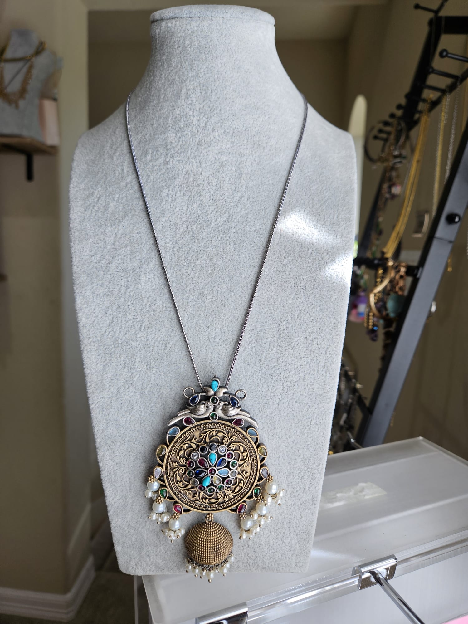 Antique Silver look alike Necklace in Turquoise