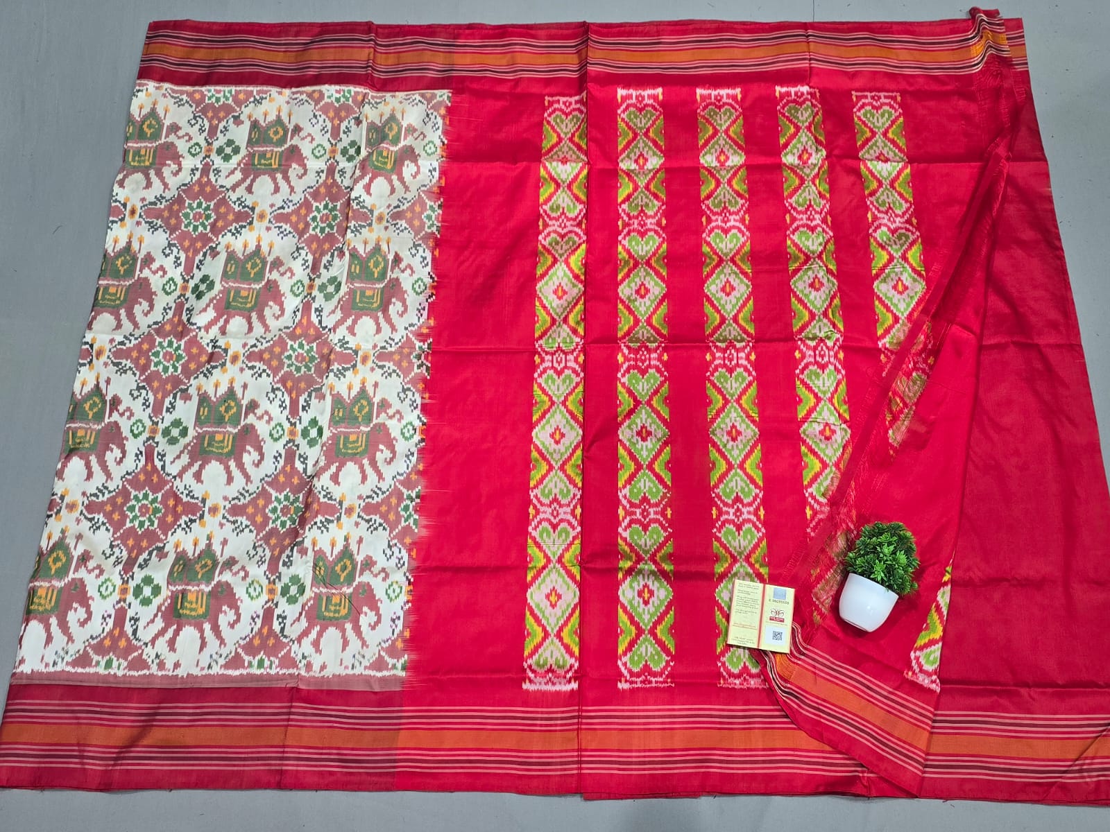 Pure Pochampally Double Weaving Ikat Silk Patola White Red Saree
