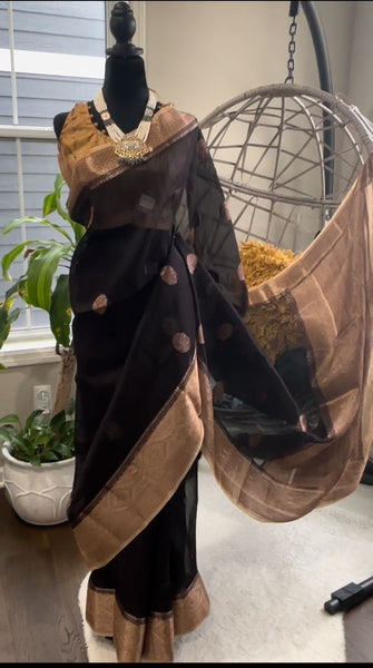 Midnight Magic: Handwoven Black Kora Silk Banarasi Saree