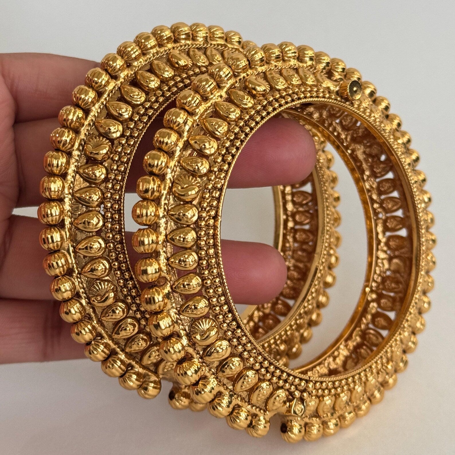 Pair Gold Kada Bangles