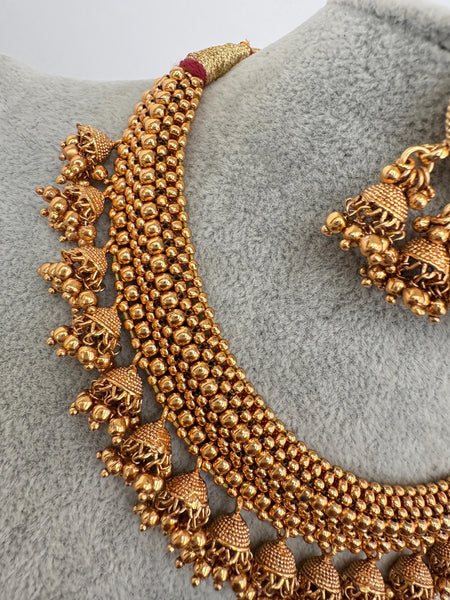 Gold Kolhapuri Thushi Necklace