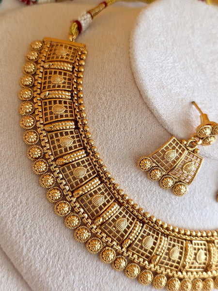 Antique Gold Necklace with Earrings and Tikka