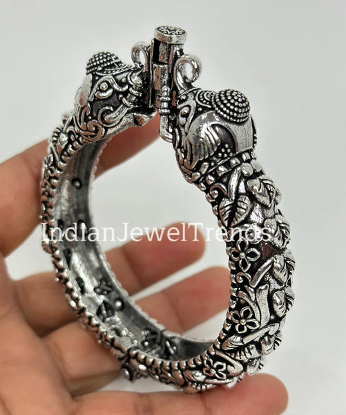 Oxidized Silver Openable Elephant Kada
