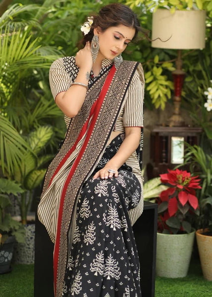BLACK PRINTED COTTON SAREE WITH LINE AJRAKH PALLU AND MAROON COTTON SILK, AJRAKH COMBINATION BORDER