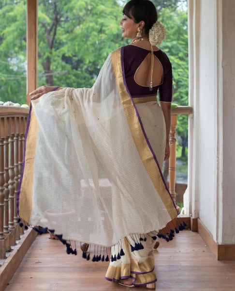 Soft And Lightweight Off-white Mul Cotton Saree