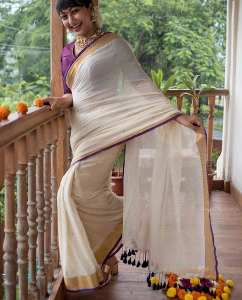 Soft And Lightweight Off-white Mul Cotton Saree