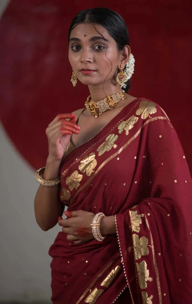 Dark Red Mul Cotton Floral Print Taant Saree With Lace