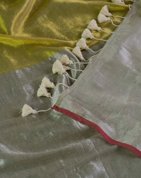 Exquisite Mul Cotton And Zari Saree