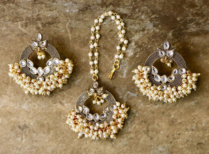 Gold Plated Kundan Earrings with Mang Tika with White Pearls
