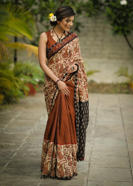 KALAMKARI MOTIFS & BROWN HANDLOOM COTTON COMBINATION WITH AJRAKH PALLU