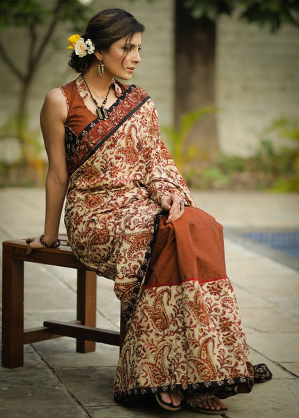 KALAMKARI MOTIFS & BROWN HANDLOOM COTTON COMBINATION WITH AJRAKH PALLU