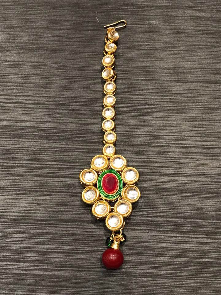 Kundan Maang Ka Tika