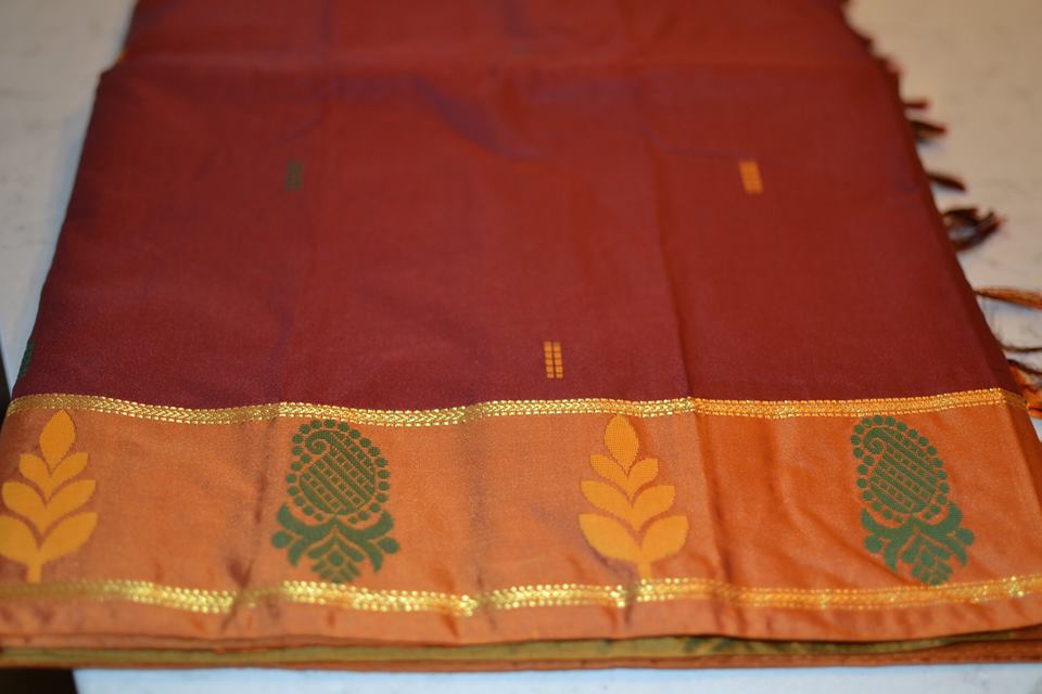Maroon South Silk Saree With Iridescent Green Pallu