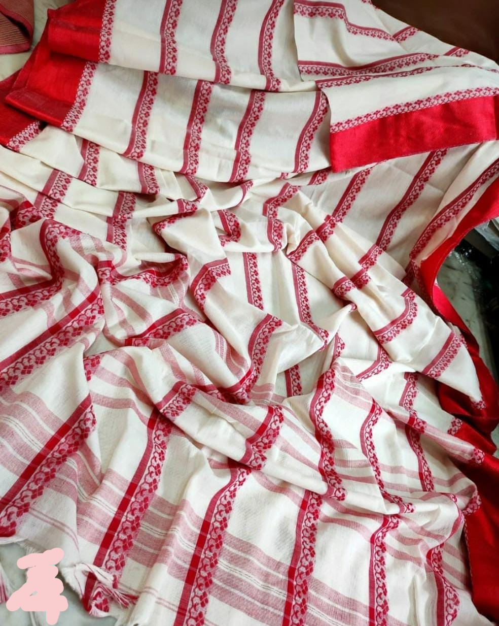 Agamoni Durga Puja Collection Red & White Begampuri Saree