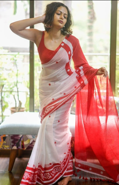 White & Red Screen Printed Mul Cotton Saree