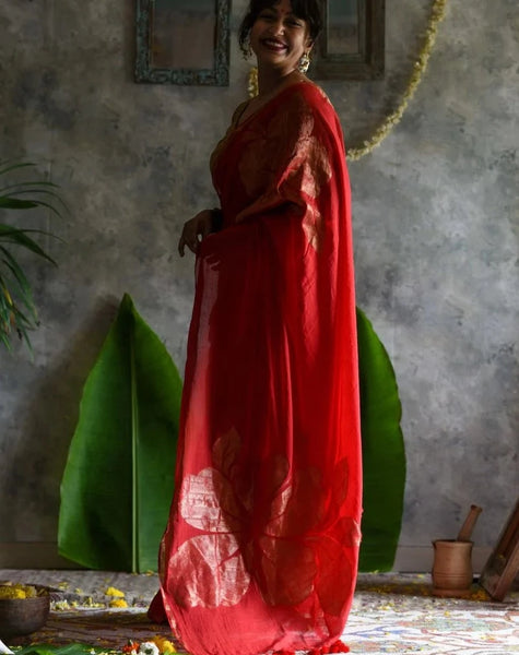 Stunning Red Mul Cotton Saree With Artificial Zari