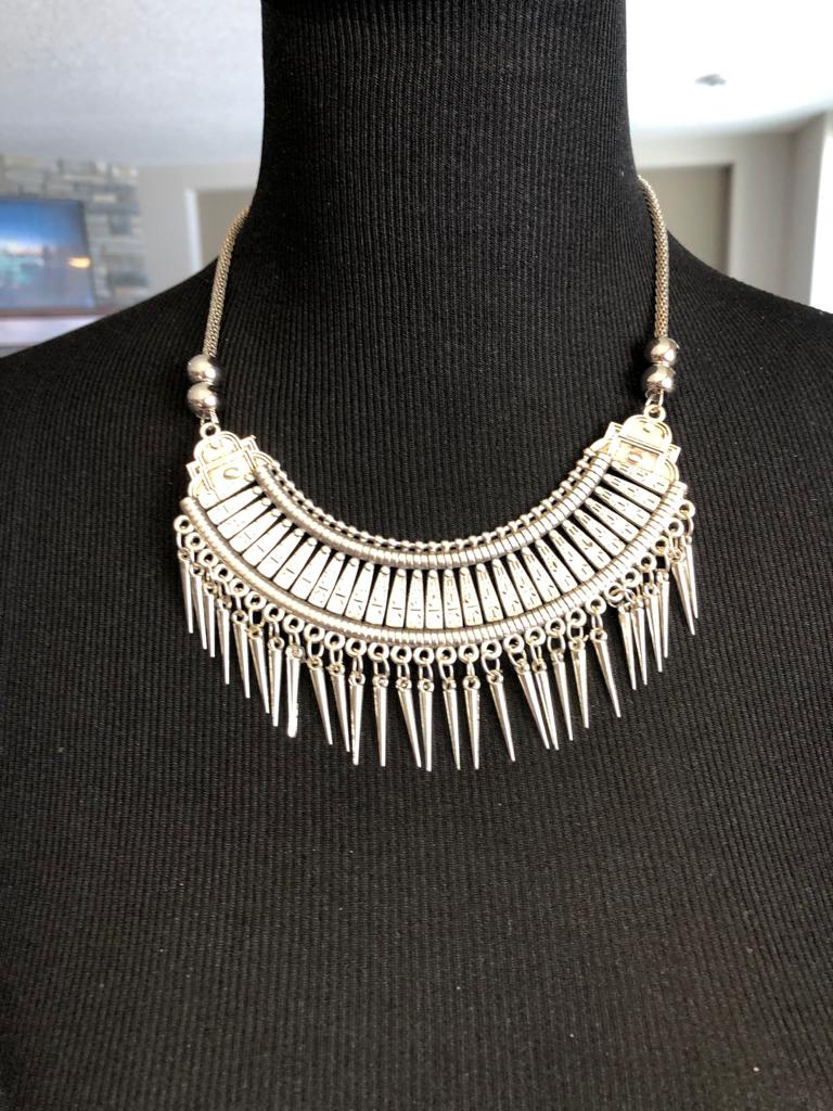 Silver necklace and matching earrings 2025
