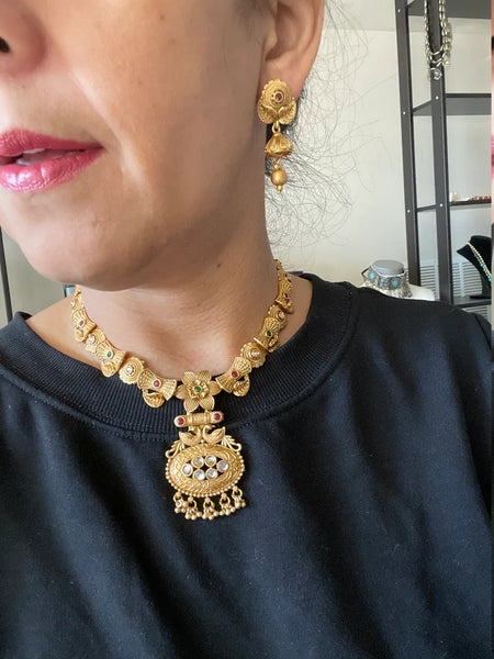 Matt Gold n Kundan Necklace Set with Jhumkis