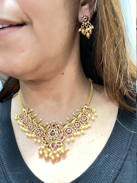 Red Green Kemp Stones Gold Necklace Set