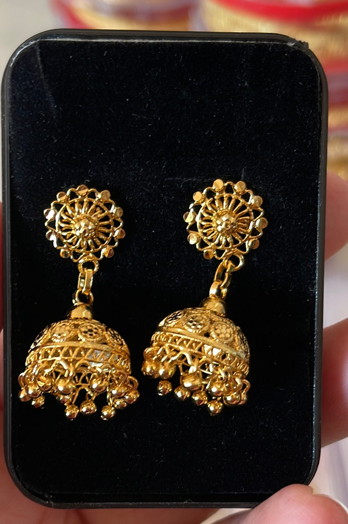 Exquisite Antique Gold Nagas Jhumka Earrings: Timeless Beauty for the  Modern Woman J25803