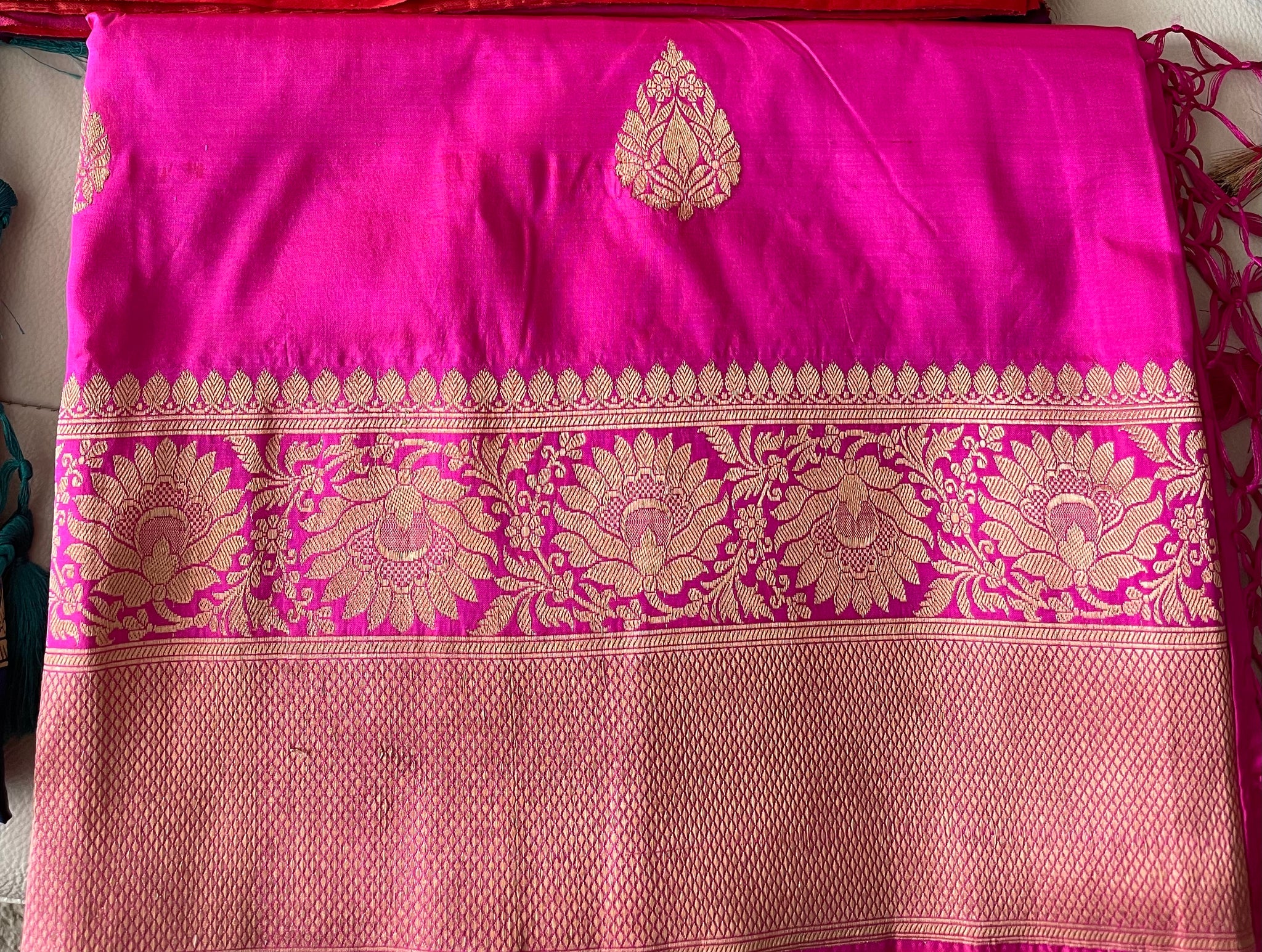 Rani Hot Pink Soft Banarasi Pattu Katan Silk Saree with Zari weaves with Pink Border