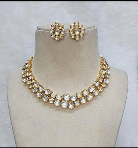 Kundan Necklace Set With Matching Earrings