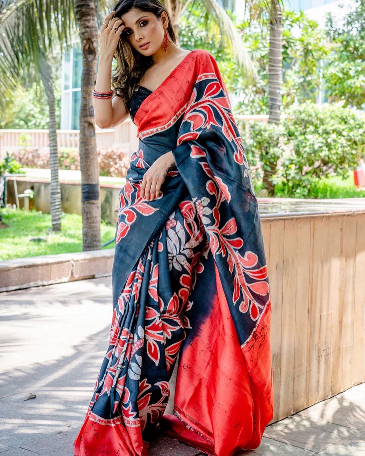 PURE SILK BATIK WORK BLACK AND RED COMBINATION SAREE