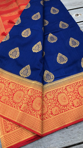 Deep Blue Handloom Silk Cotton Banarasi Saree With Beautiful Heavy Aachal