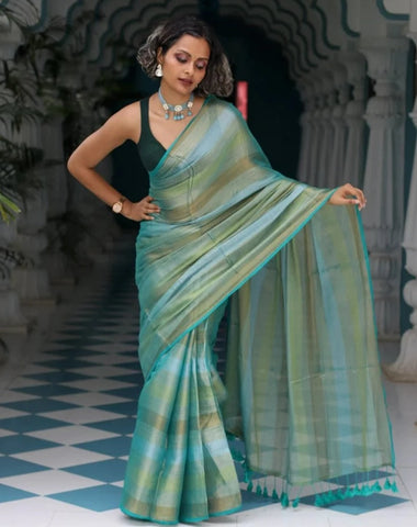 Teal-Colored Saree Made of Cotton and Zari