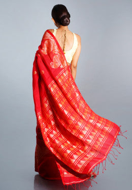 RED LINEN SAREE WITH GOLDEN PAISELY BORDER